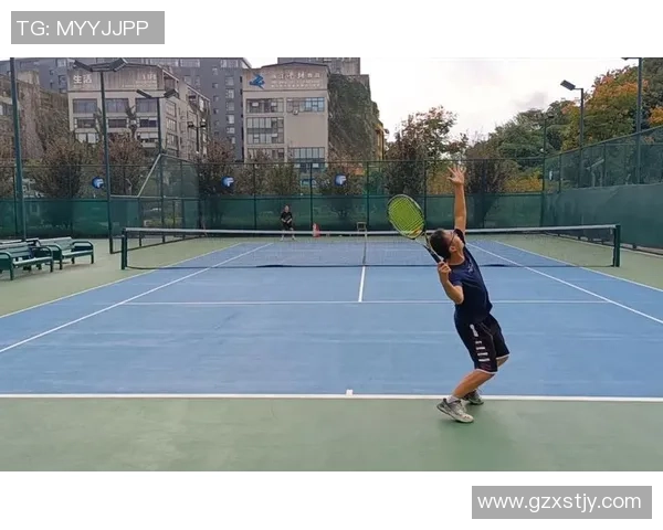 广州网球队的灵活性揭秘：网球巨献背后的训练与策略探索