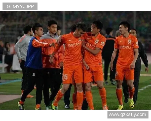 成都排球队配合问题引发热议球迷与专家各抒己见探讨争议背后的真相